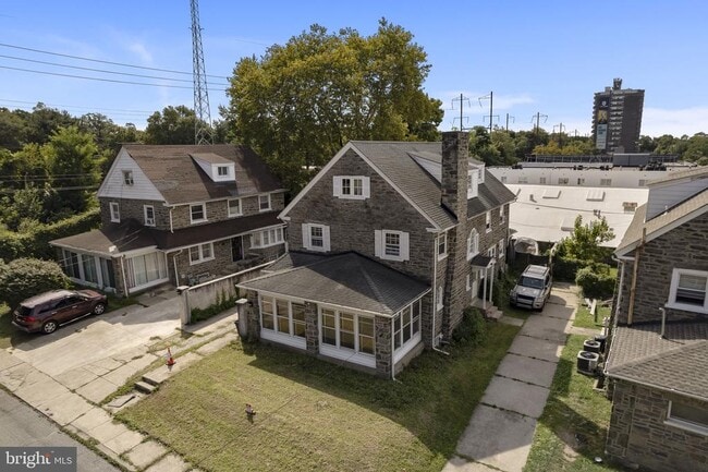 Building Photo - 5046 W Nevada St