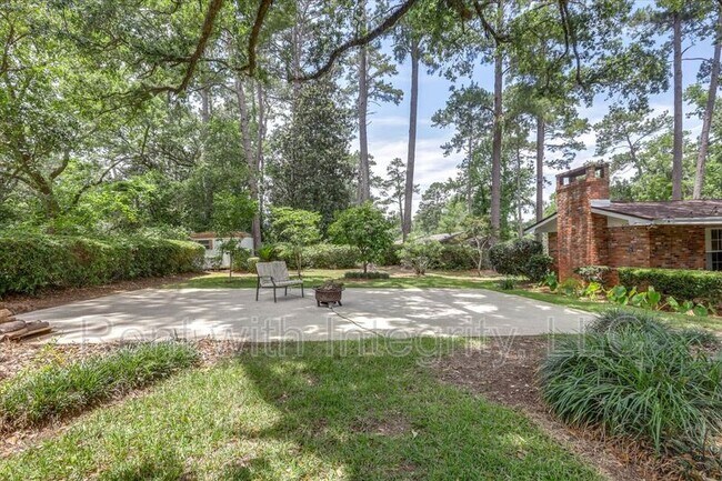 Building Photo - 1917 Sharon Rd