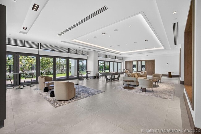 Building Photo - 220 Lake Shore Dr