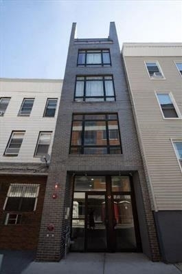 Building Photo - 62 Newkirk St