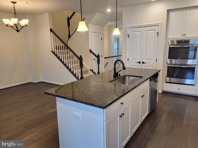 Building Photo - 41438 Black Cherry Terrace