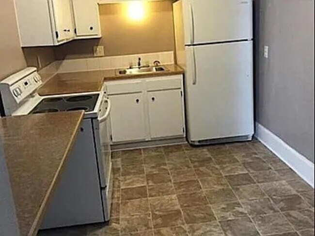 Building Photo - 237 Irisdale Pl