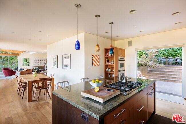 Building Photo - 1625 N Crescent Heights Blvd
