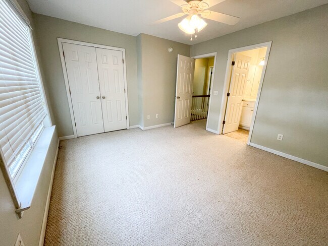 Building Photo - 12 Magnolia Glen Ln