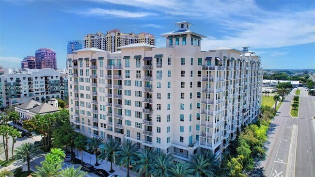 Building Photo - 480 Hibiscus St