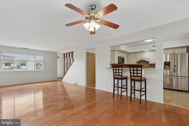 Building Photo - 102 Revere Dr