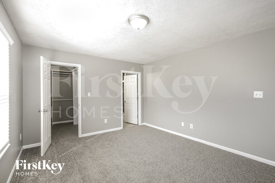 Building Photo - 5720 Ashby Dr