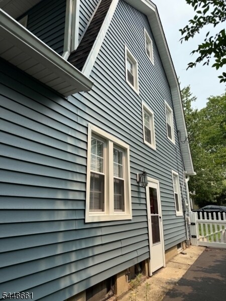 Building Photo - 14 Edgewood Terrace