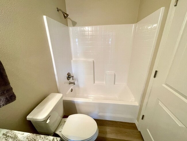 Building Photo - Beautiful 2024 Built 3 Bedroom Home in Leg...