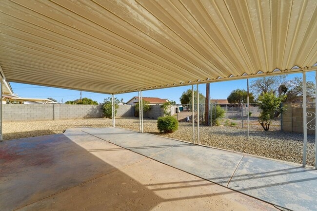 Building Photo - Resort-Style 55+ Living in the Heart of Sun City – Freshly Updated with Bonus Arizona Room & Priv...