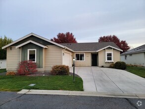 Building Photo - South Richland Rambler