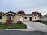 Building Photo - South Richland Rambler