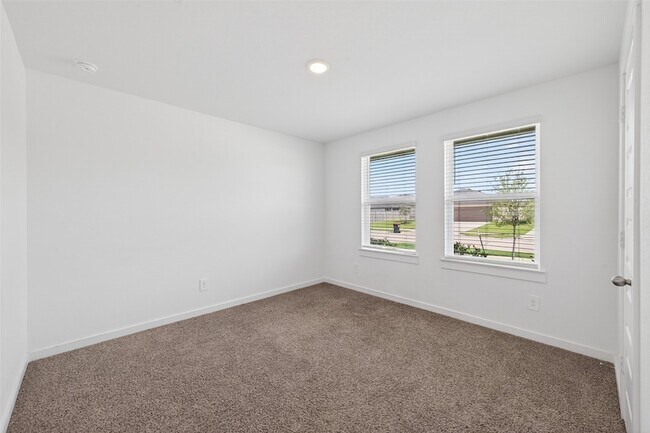 Building Photo - 30039 Gallatin River Ln