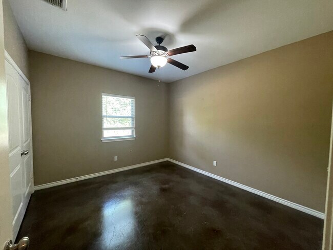 Building Photo - 501 FM 315
