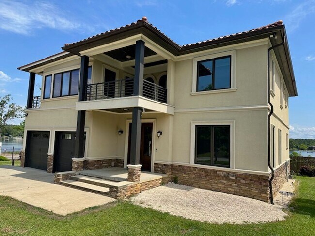 Building Photo - WELCOME TO LAKE MURRAY'S PARADISE