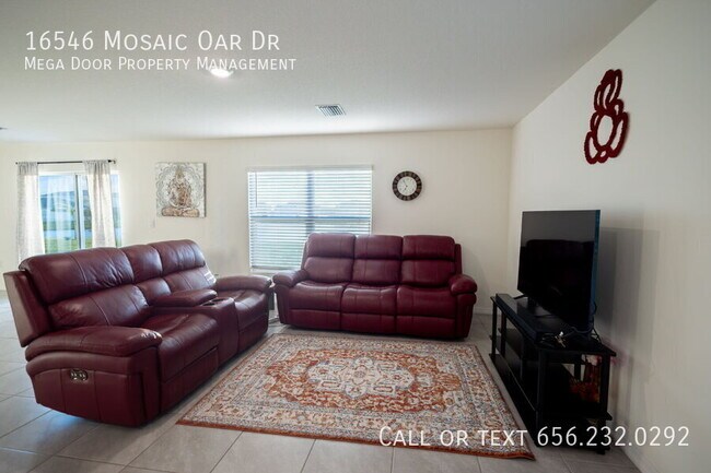 Building Photo - 16546 Mosaic Oar Dr