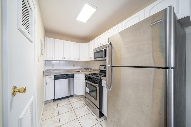 Building Photo - 524 4th St