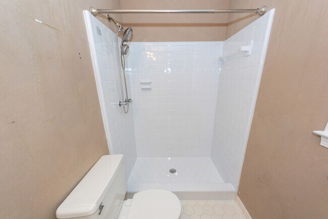 Building Photo - 3 Bedroom 2 Bath Home in Kings Grant - Sum...