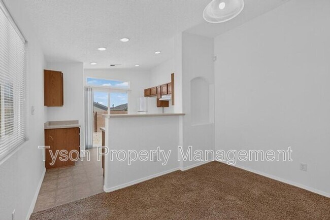 Building Photo - 2824 Merlot Dr SW
