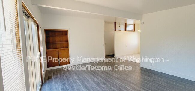 Building Photo - 13240 22nd Ave S