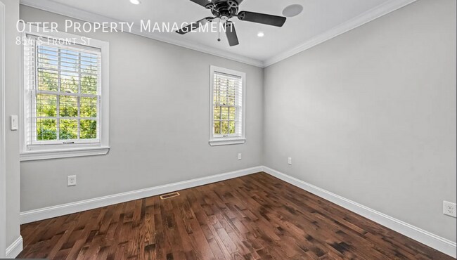 Building Photo - 854 S Front St