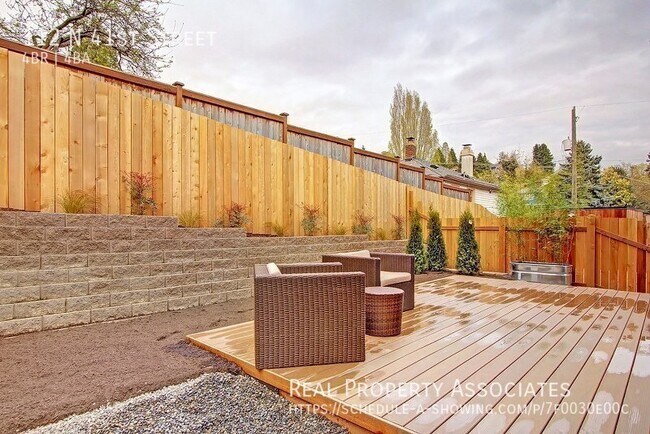 Building Photo - 112 N 41st St