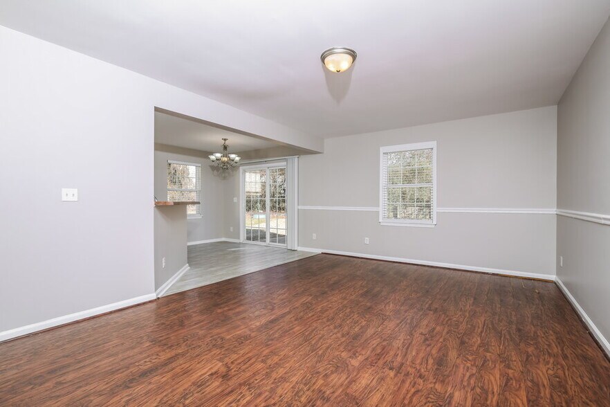 Building Photo - 721 Champion St