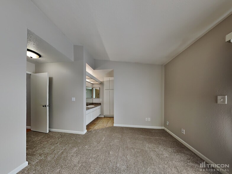 Building Photo - 119 Catalpa Ln