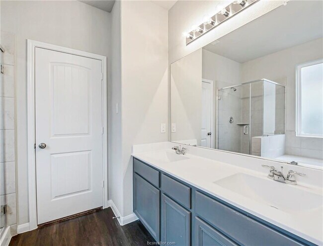 Building Photo - "Charming 4-Bed Retreat with Spacious Living in Bryan, TX – Your Perfect Home Awaits!"