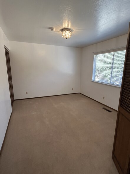 Building Photo - 4589 Malabar Ave