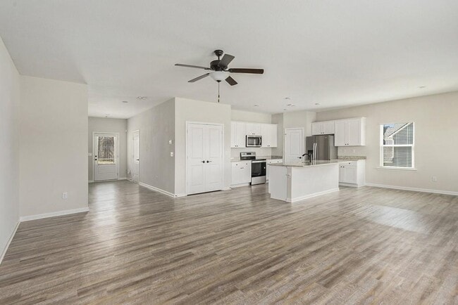 Building Photo - 489 Samara Ct