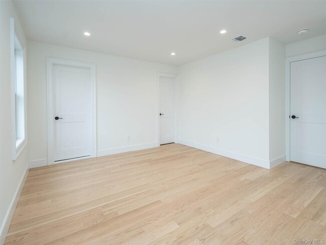 Building Photo - 35 Dunwood Rd