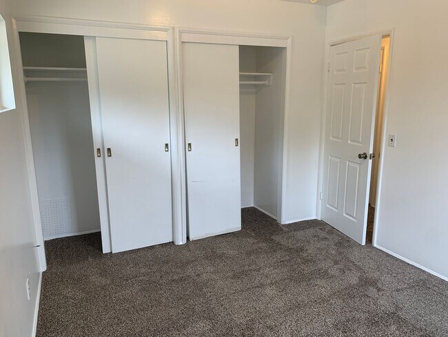 Building Photo - 651 Chester St