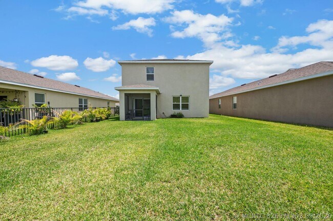 Building Photo - 10764 SW Vasari Way