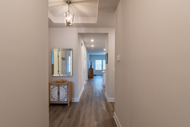 Building Photo - 1091 Primrose Dr