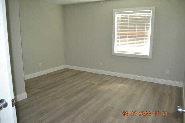 Building Photo - 14923 Perthshire Rd
