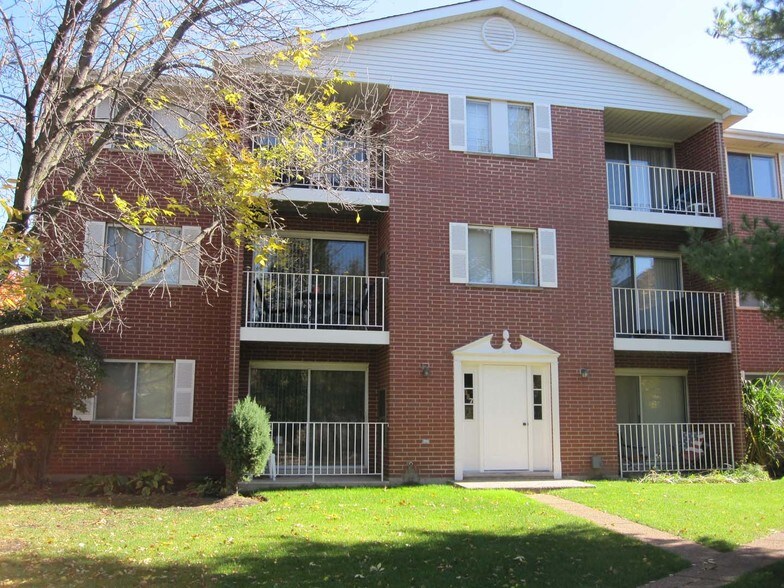 Oak Trails Apartments 375 Oak Trails Rd Des Plaines IL 60016