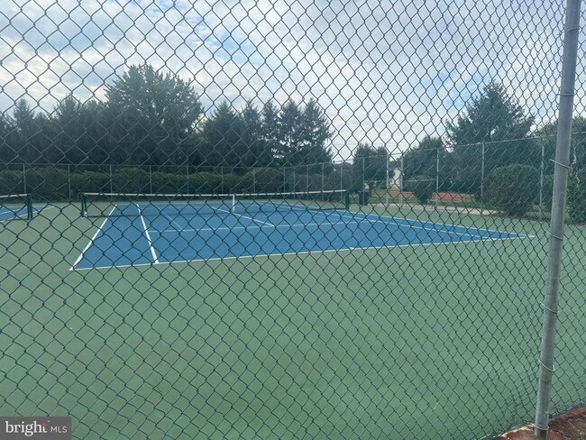 Building Photo - 401 Kirby Way