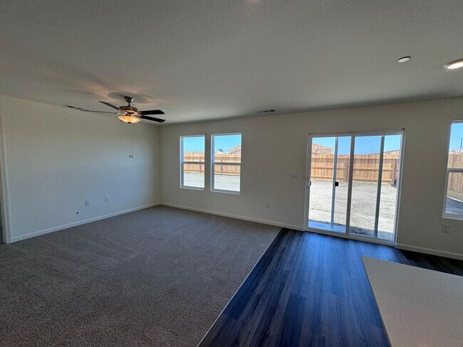 Building Photo - Beautiful new home with solar for rent in ...