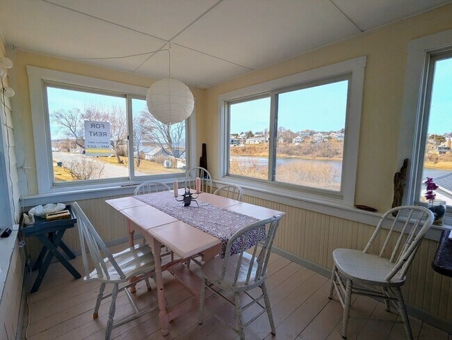 Building Photo - 12 Cove Rd