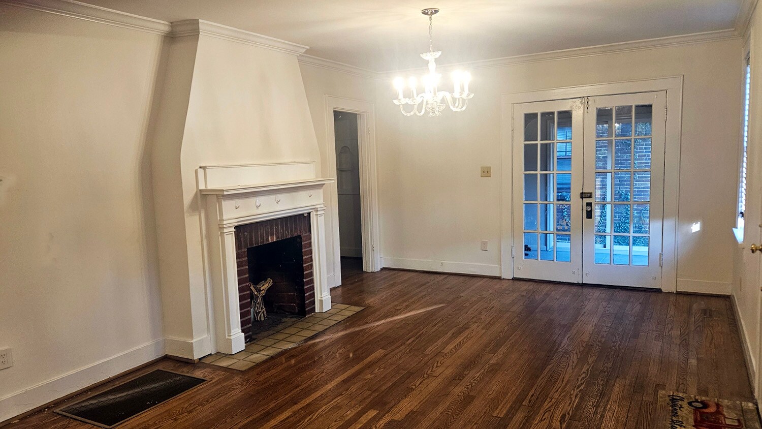 Building Photo - 2610 Woodlawn Dr