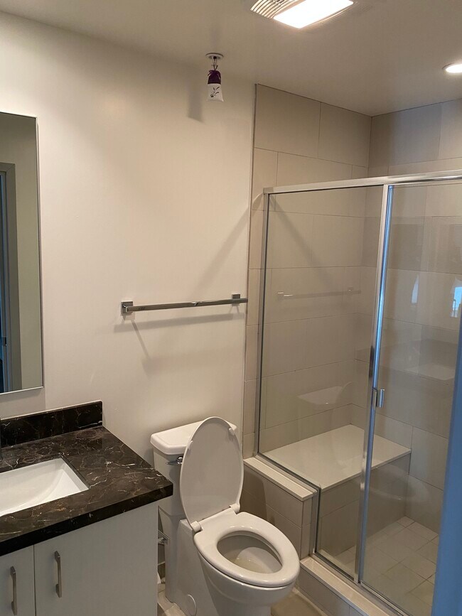 Building Photo - 1008 N Monterey St