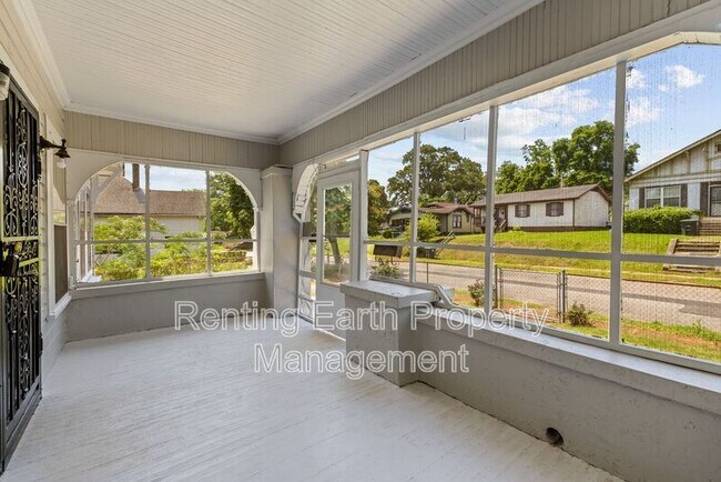 Building Photo - 1149 15th St SW