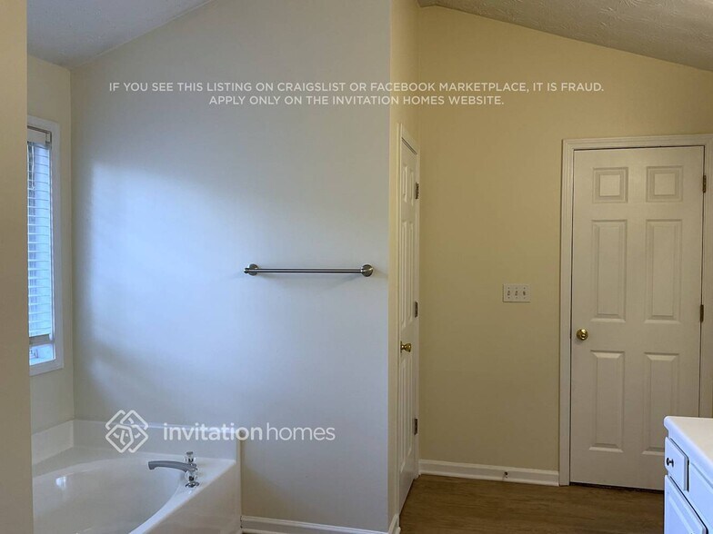 Building Photo - 1529 Hillary Cove Ct