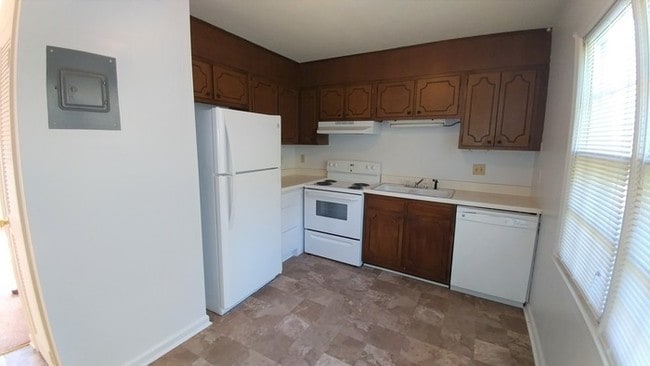 Building Photo - 2345 Statesville Blvd