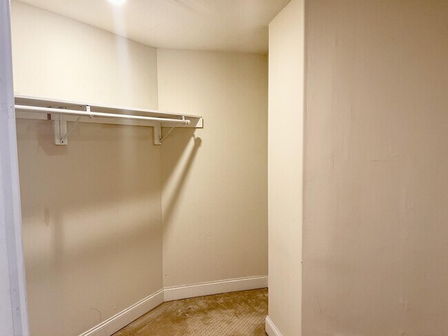 Building Photo - 205 Camille Way