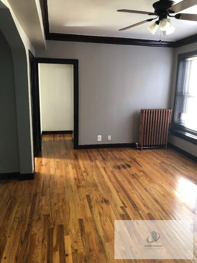 Building Photo - 1 bedroom in CHICAGO IL 60626