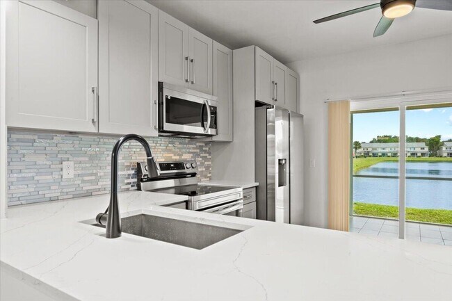 Building Photo - 3124 SW 49th St