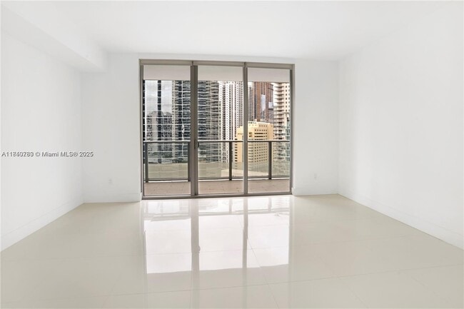 Building Photo - 1300 Brickell Bay Dr