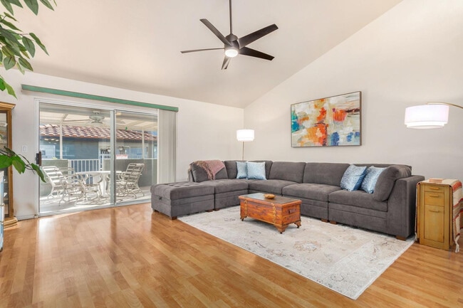 Building Photo - 220 N 22nd Pl